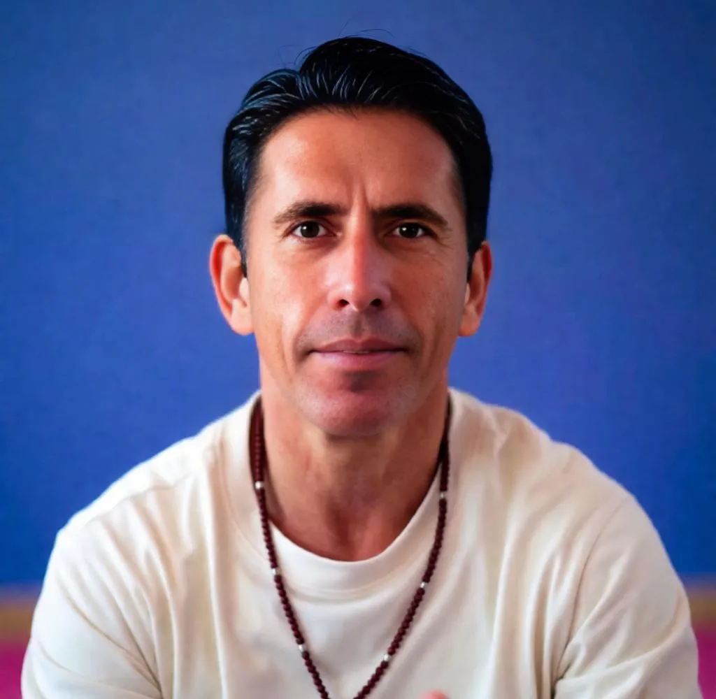 Man with same hairstyle, deep black hair